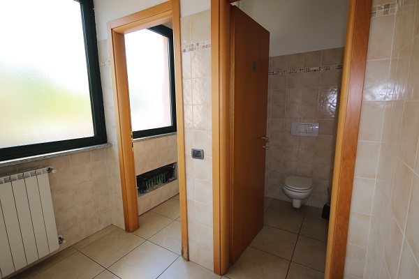 Como, 6 Stanze da Letto Stanze da Letto, 6 Stanze Stanze,2 BathroomsBathrooms,Negozio,Vende,1259